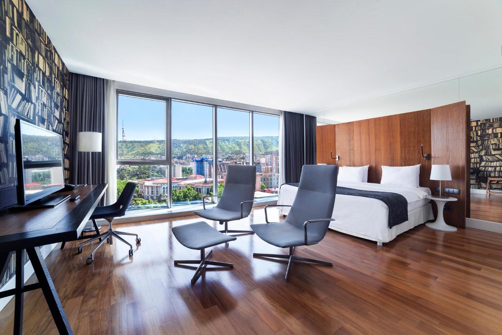 Holiday Inn - Tbilisi By Ihg Exterior photo